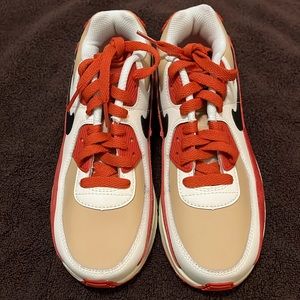 Nike Air Max girls size 4. Brand new , no box